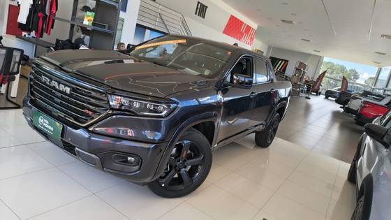 RAM RAMPAGE 2.0 HURRICANE 4 TURBO GASOLINA R/T 4X4 AUTOMÁTICO